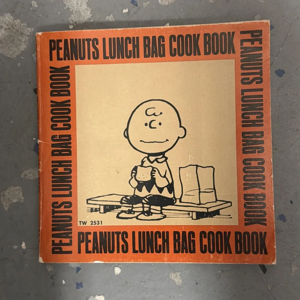 Peanuts Lunch Bag Cook Book, Charlie Brown 1st Printing 1974 Good Scholastic